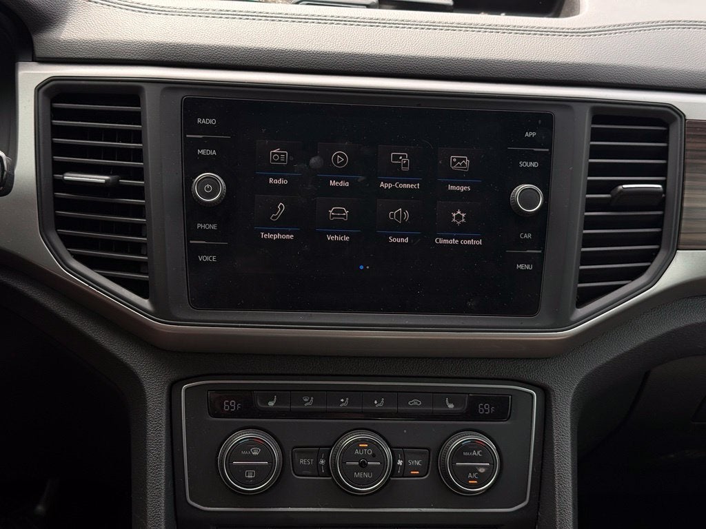 2021 Volkswagen Atlas 3.6L V6 SE w/Technology