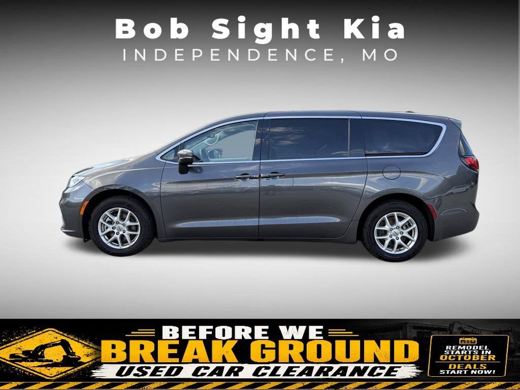 2023 Chrysler Pacifica Touring L