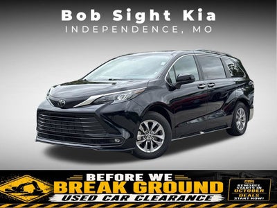 2026 Toyota Sienna XLE 8 Passenger
