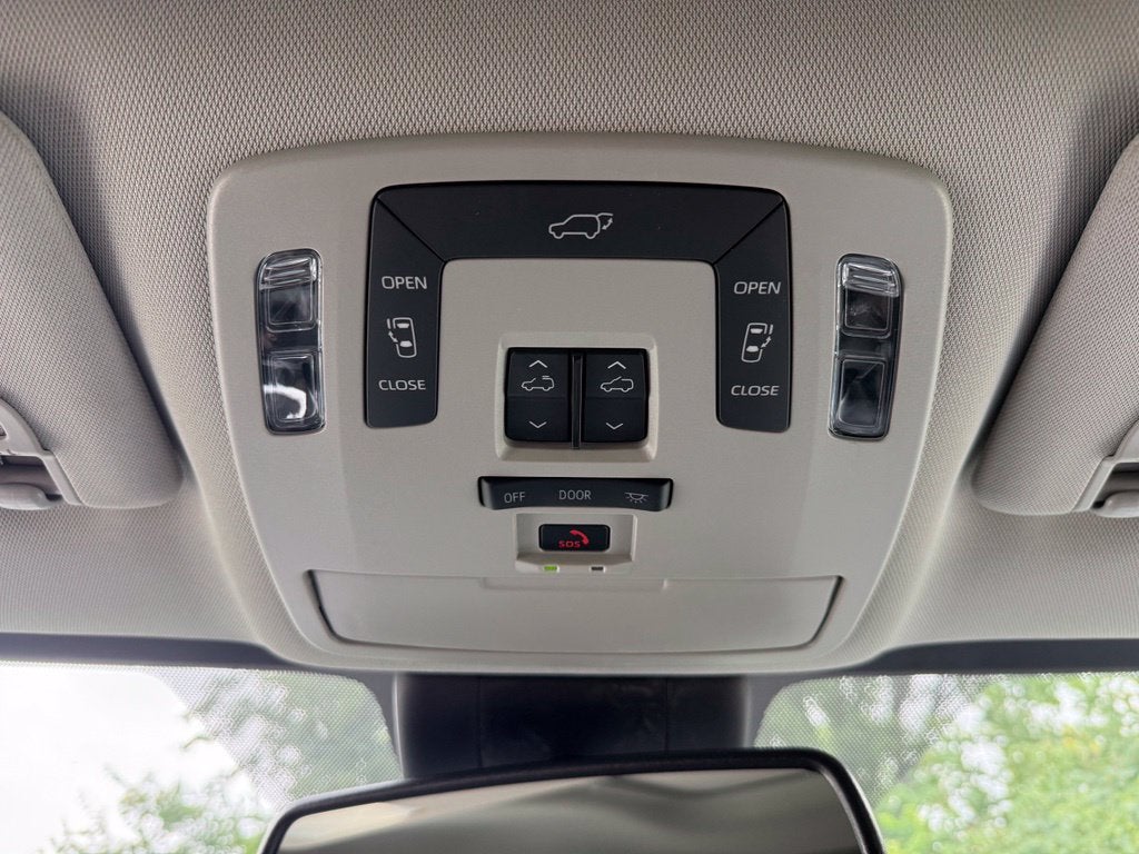 2026 Toyota Sienna XLE 8 Passenger