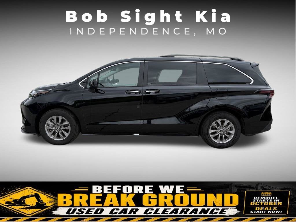2026 Toyota Sienna XLE 8 Passenger