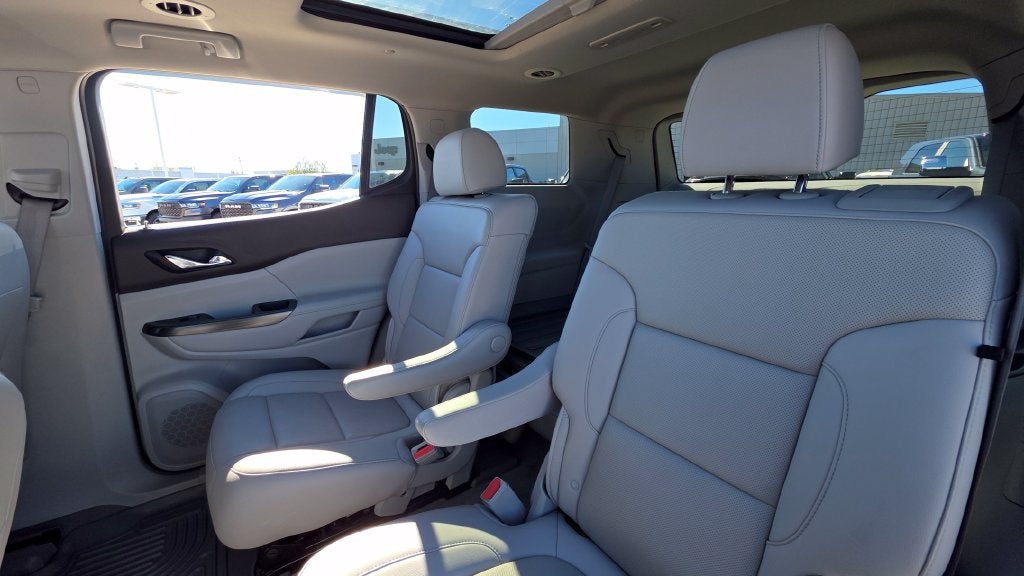 2022 GMC Acadia SLT