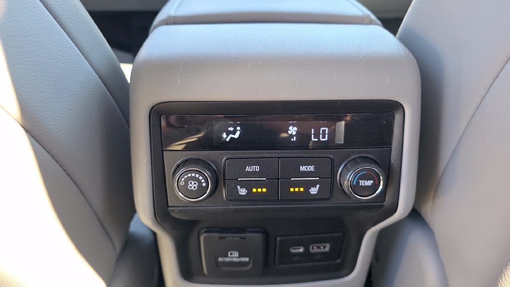 2022 GMC Acadia SLT