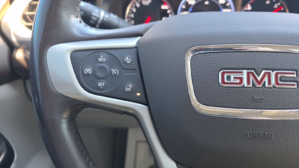 2022 GMC Acadia SLT
