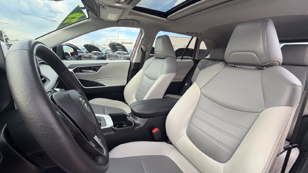 2025 Toyota RAV4 XLE Premium