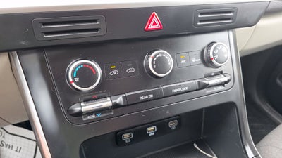 2022 Kia Carnival LX