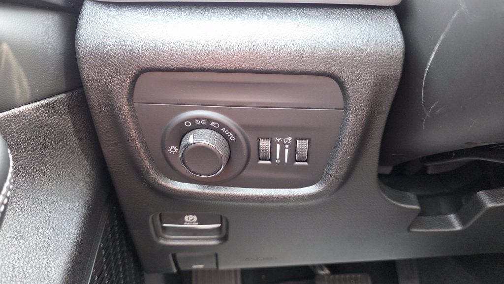 2027 Jeep Grand Cherokee Laredo X