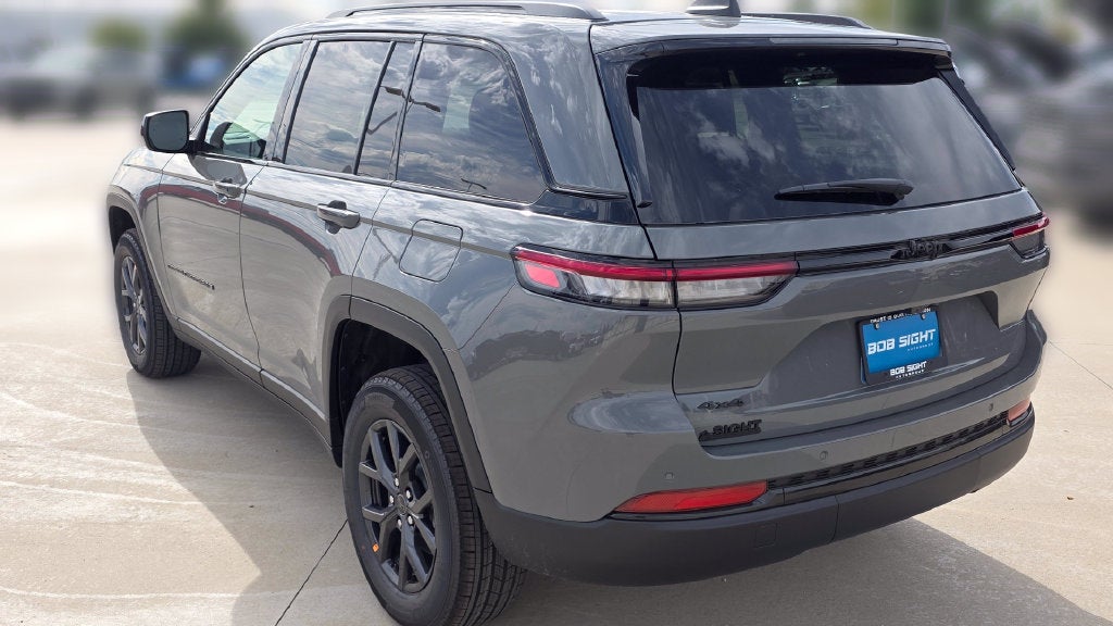 2027 Jeep Grand Cherokee Laredo X