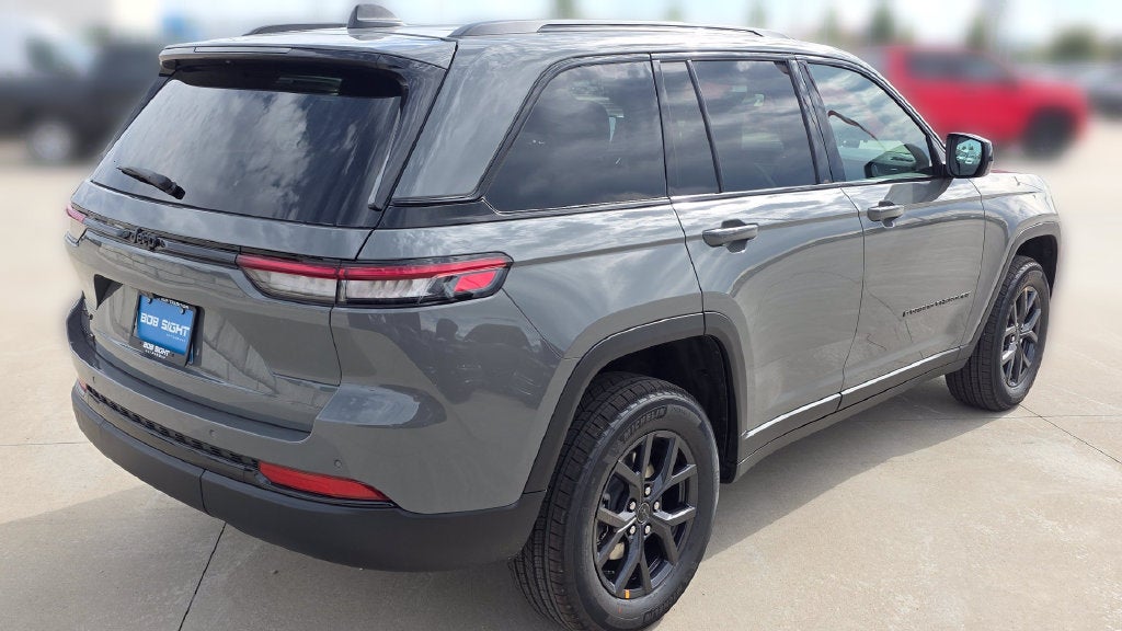 2027 Jeep Grand Cherokee Laredo X