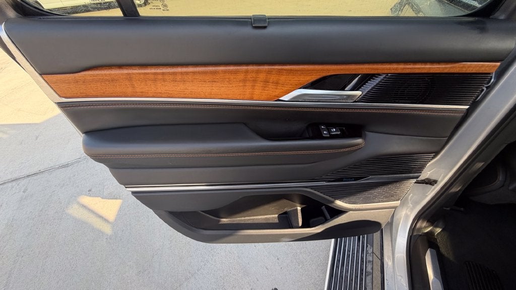 2024 Jeep Grand Wagoneer L Series III