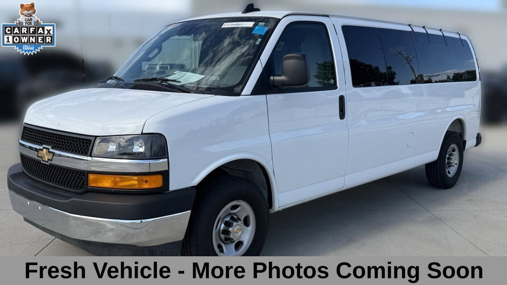 2025 Chevrolet Express 3500 LT Passenger