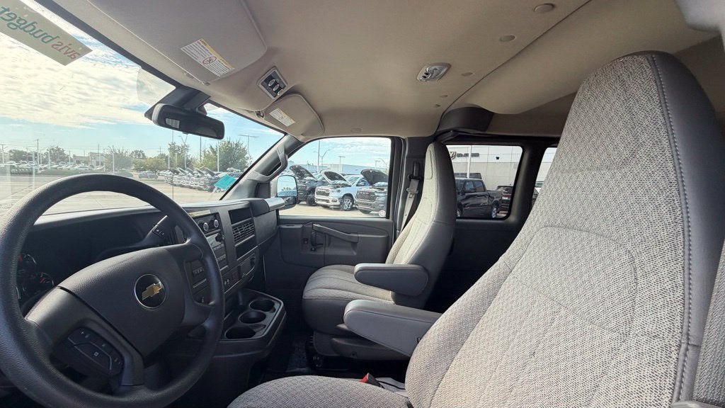2025 Chevrolet Express 3500 LT Passenger