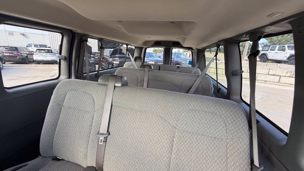 2025 Chevrolet Express 3500 LT Passenger