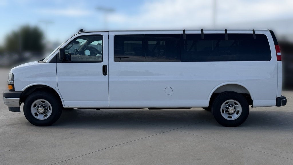 2025 Chevrolet Express 3500 LT Passenger