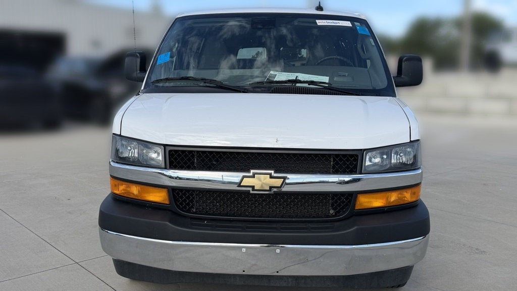 2025 Chevrolet Express 3500 LT Passenger