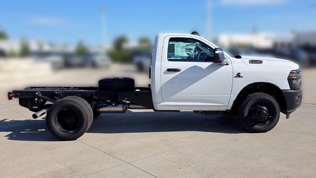 2027 RAM 3500 Tradesman Chassis 60" C/A